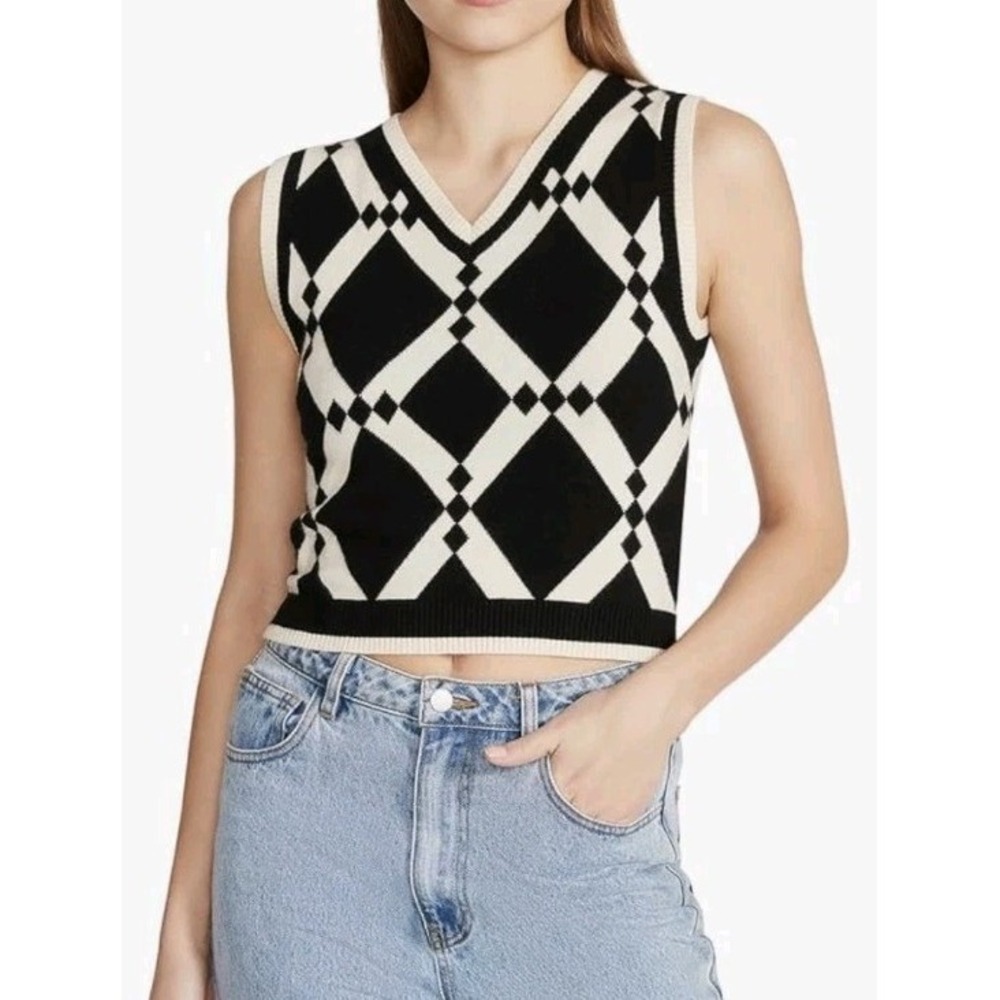 NWT Steve Madden Women's Siren Sweater Vest - Size Medium - Color Black